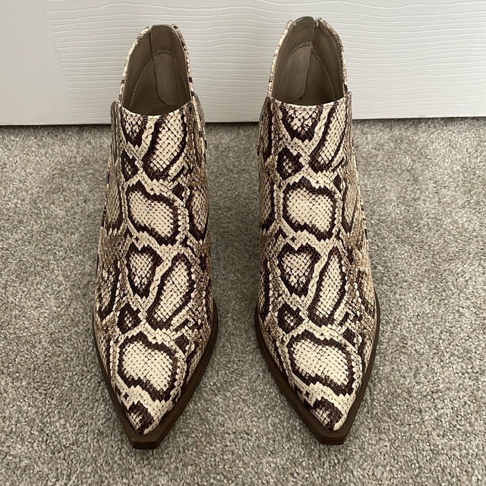 Vince Camuto Gradina Ankle Bootie - Size 7
